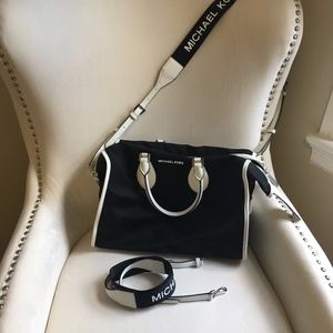 Michaels Kors Hand Bag Black and White